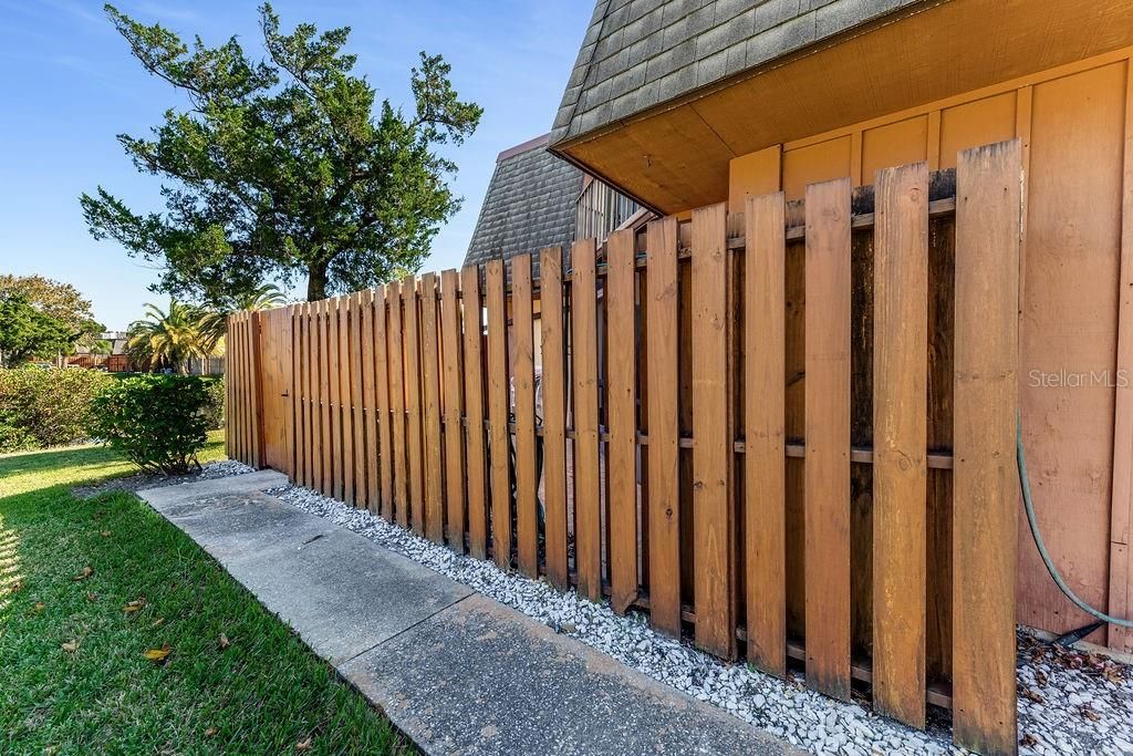 En Venta: $349,000 (2 camas, 2 baños, 1328 Pies cuadrados)