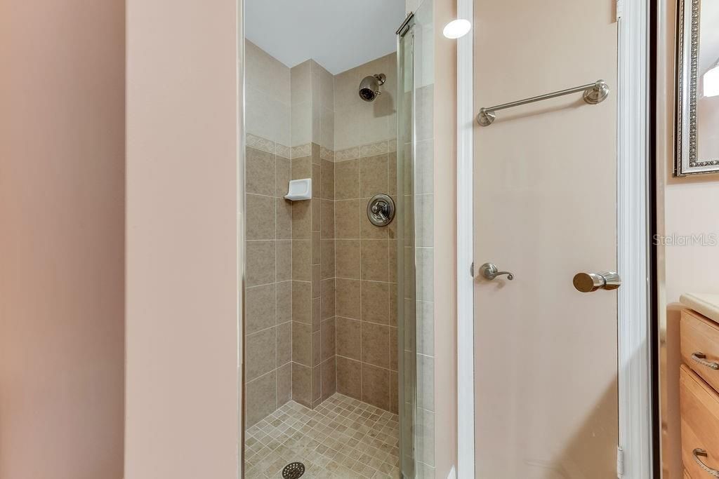 En Venta: $349,000 (2 camas, 2 baños, 1328 Pies cuadrados)