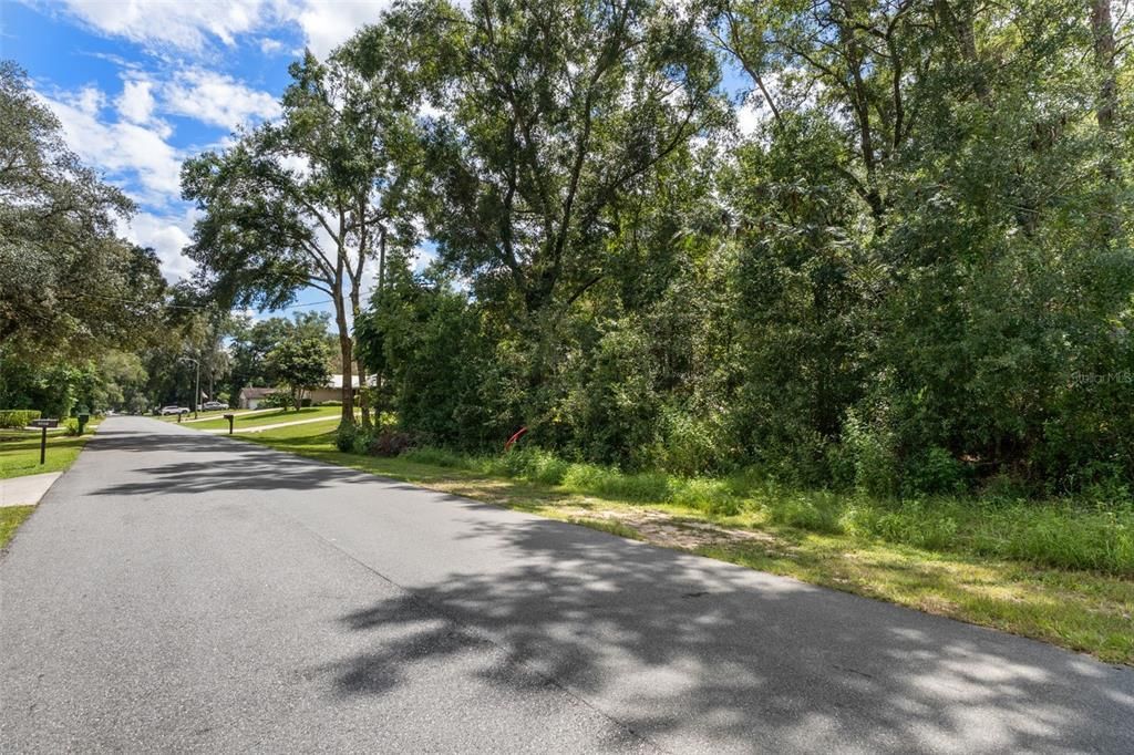 En Venta: $24,900 (0.30 acres)