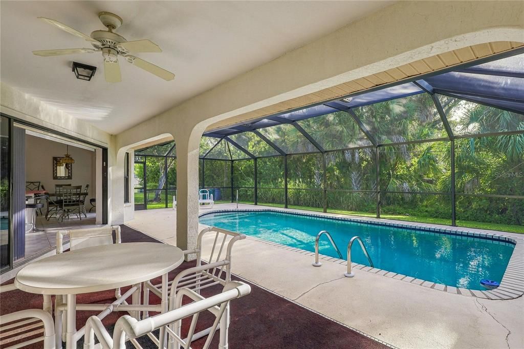 Activo con contrato: $304,900 (3 camas, 2 baños, 1462 Pies cuadrados)