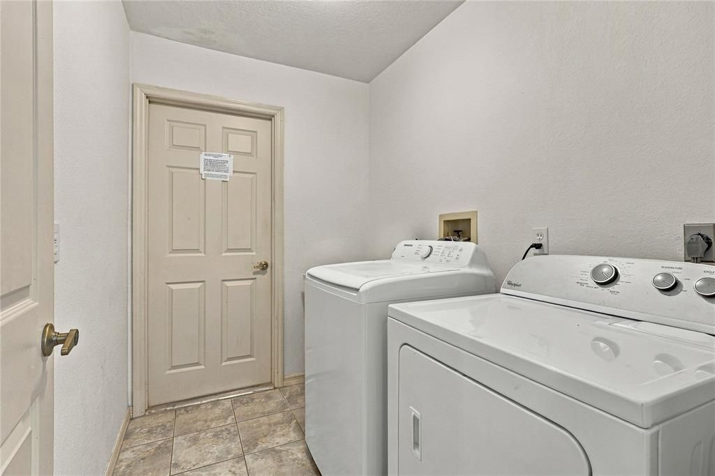 Activo con contrato: $304,900 (3 camas, 2 baños, 1462 Pies cuadrados)