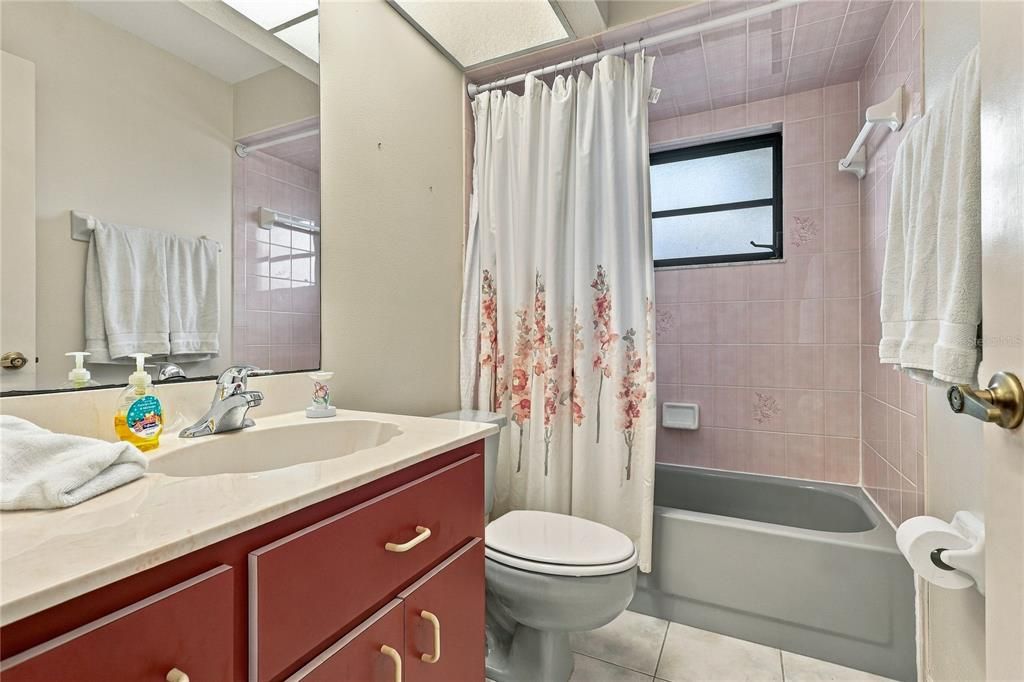 Activo con contrato: $304,900 (3 camas, 2 baños, 1462 Pies cuadrados)