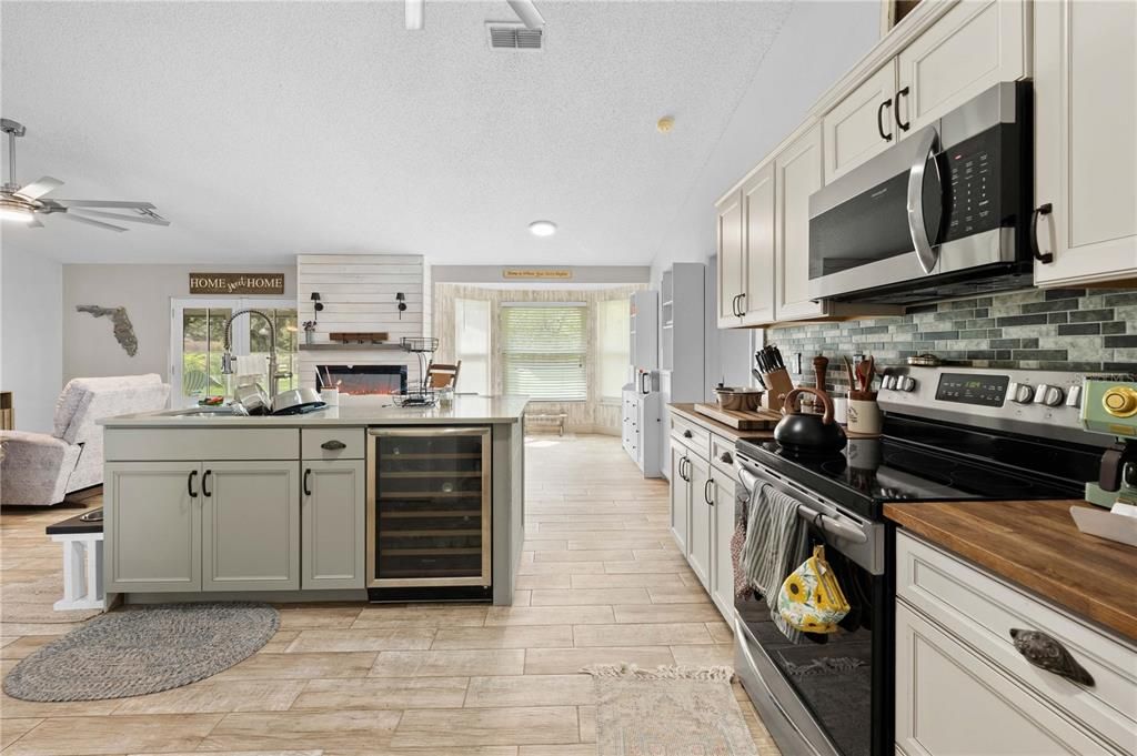 На продажу: $459,900 (3 спален, 2 ванн, 1603 Квадратных фут)