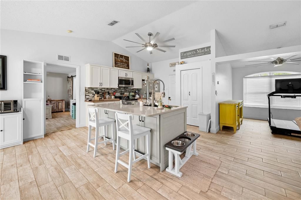 На продажу: $459,900 (3 спален, 2 ванн, 1603 Квадратных фут)