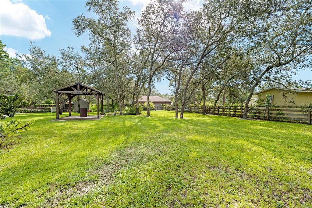 На продажу: $459,900 (3 спален, 2 ванн, 1603 Квадратных фут)