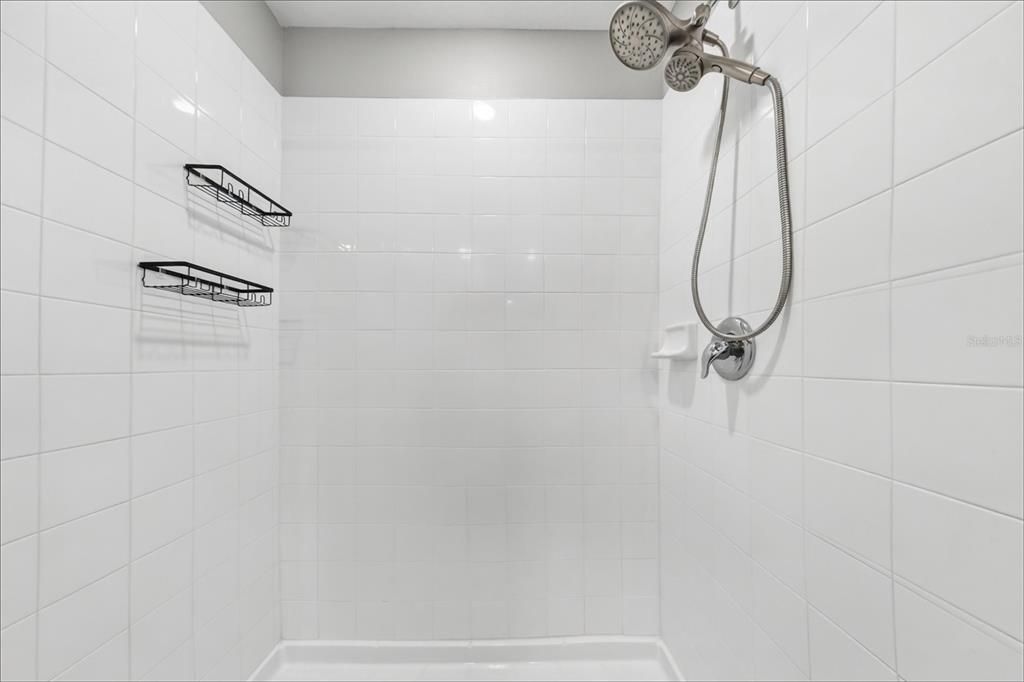 En Venta: $300,000 (4 camas, 2 baños, 1914 Pies cuadrados)