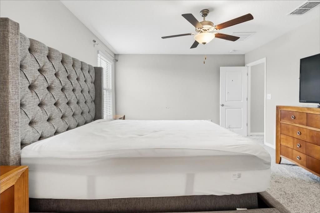 En Venta: $300,000 (4 camas, 2 baños, 1914 Pies cuadrados)