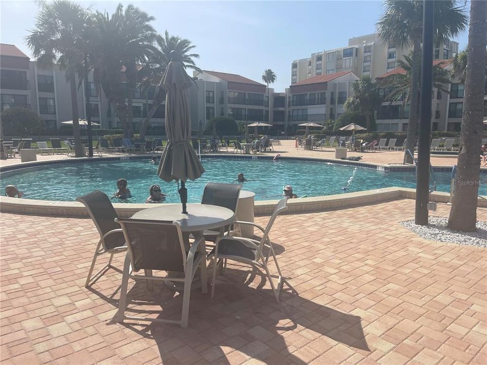 For Rent: $2,400 (2 beds, 2 baths, 1310 Square Feet)