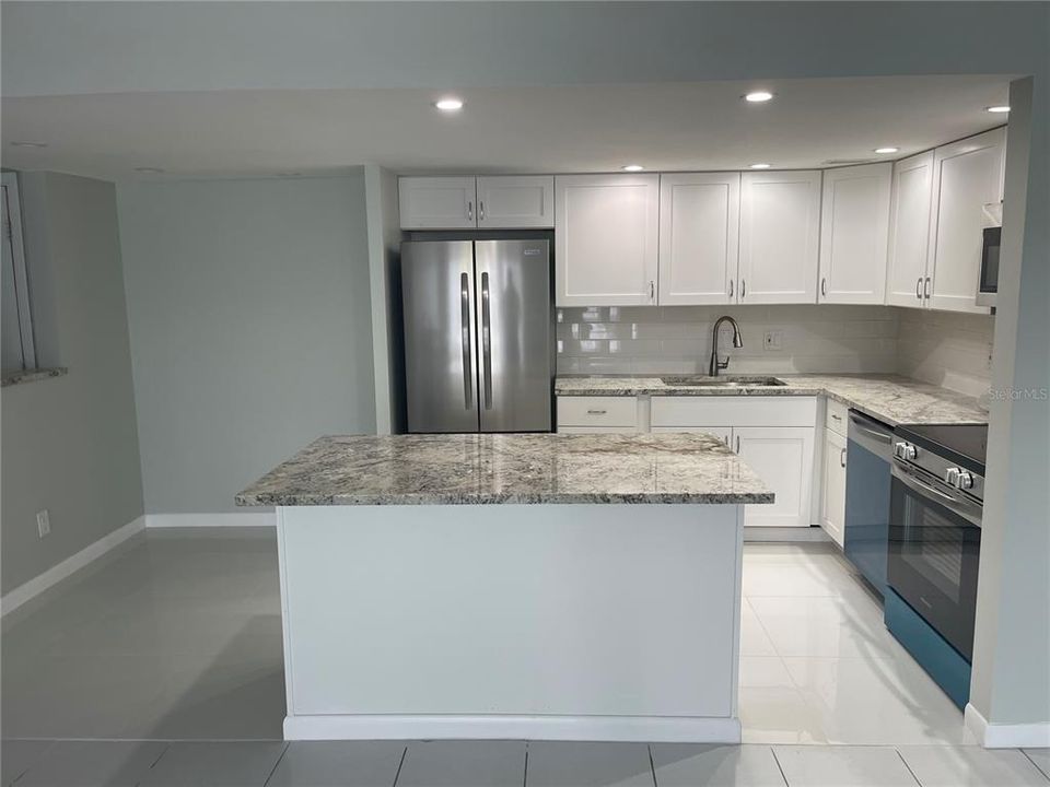 For Rent: $2,400 (2 beds, 2 baths, 1310 Square Feet)