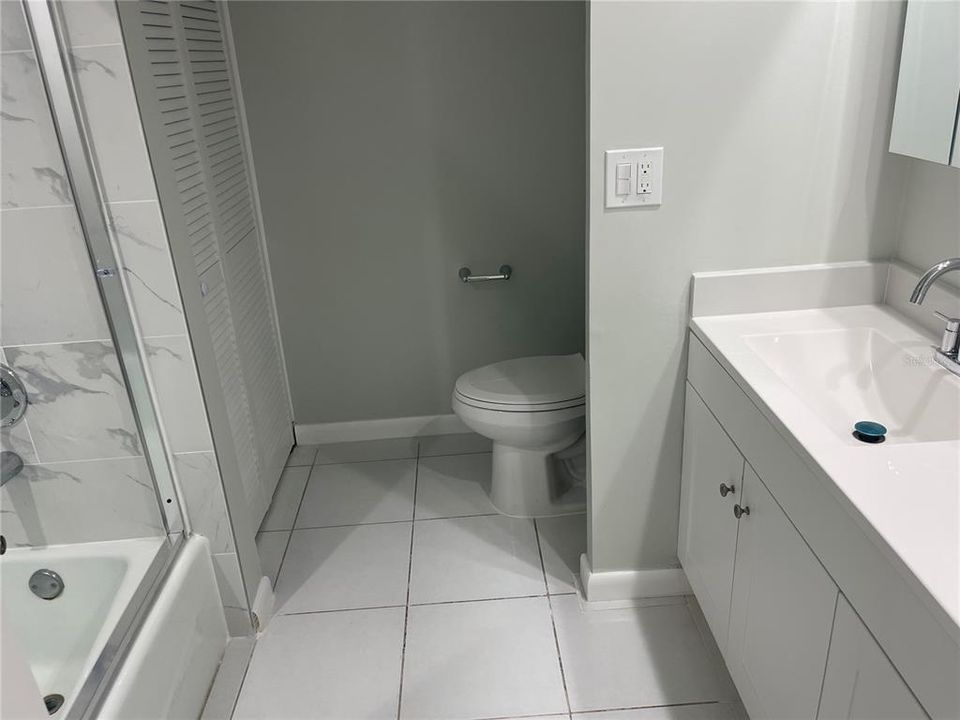 For Rent: $2,400 (2 beds, 2 baths, 1310 Square Feet)