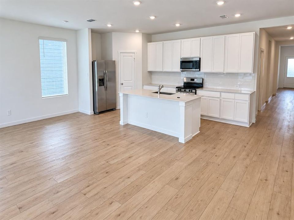 For Rent: $2,500 (3 beds, 2 baths, 1850 Square Feet)