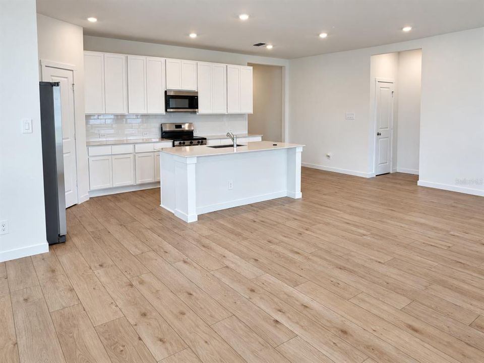 For Rent: $2,500 (3 beds, 2 baths, 1850 Square Feet)