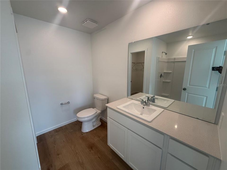 В аренду: $1,875 (3 спален, 2 ванн, 1386 Квадратных фут)