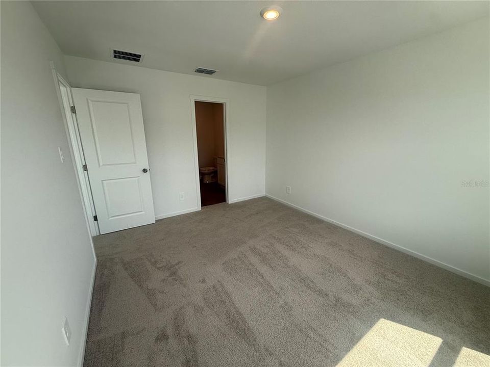 В аренду: $1,875 (3 спален, 2 ванн, 1386 Квадратных фут)