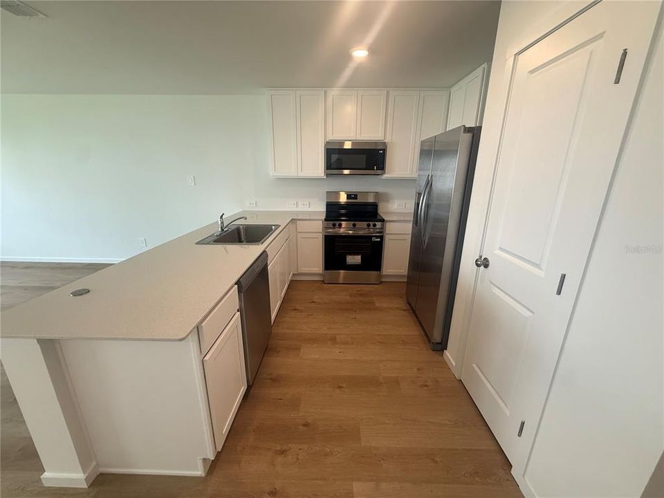 В аренду: $1,875 (3 спален, 2 ванн, 1386 Квадратных фут)