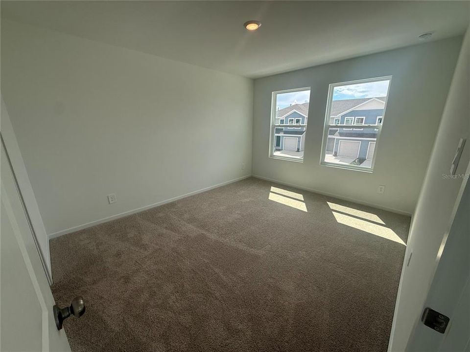 В аренду: $1,875 (3 спален, 2 ванн, 1386 Квадратных фут)