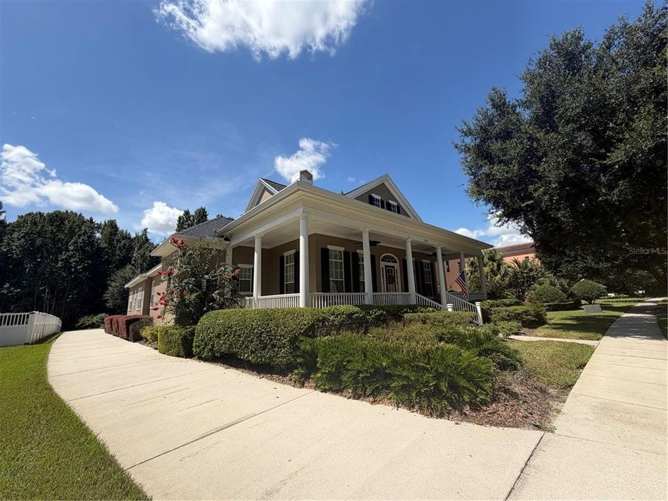 For Sale: $1,775,000 (4 beds, 4 baths, 3720 Square Feet)