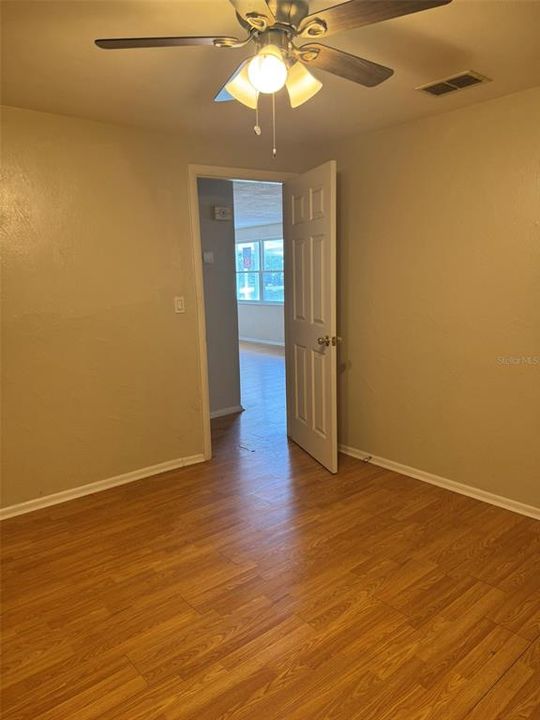 En Venta: $182,150 (2 camas, 1 baños, 988 Pies cuadrados)