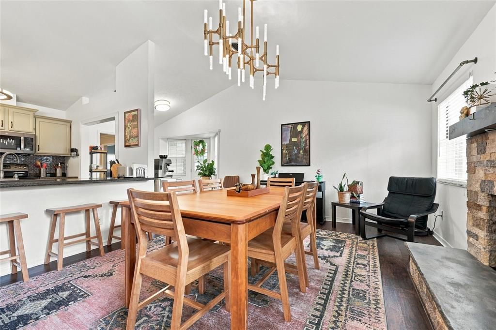 En Venta: $469,000 (4 camas, 2 baños, 2315 Pies cuadrados)