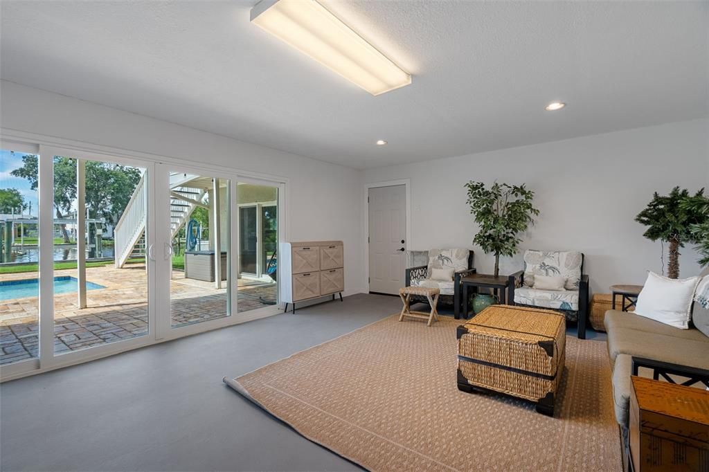 En Venta: $799,900 (3 camas, 2 baños, 2232 Pies cuadrados)