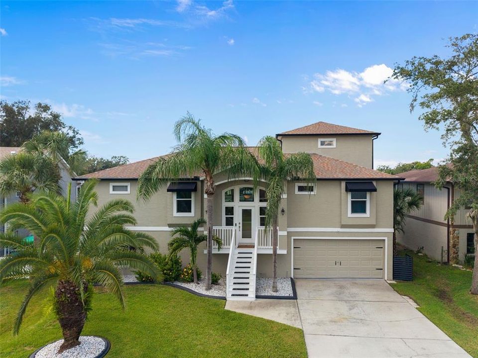 En Venta: $799,900 (3 camas, 2 baños, 2232 Pies cuadrados)