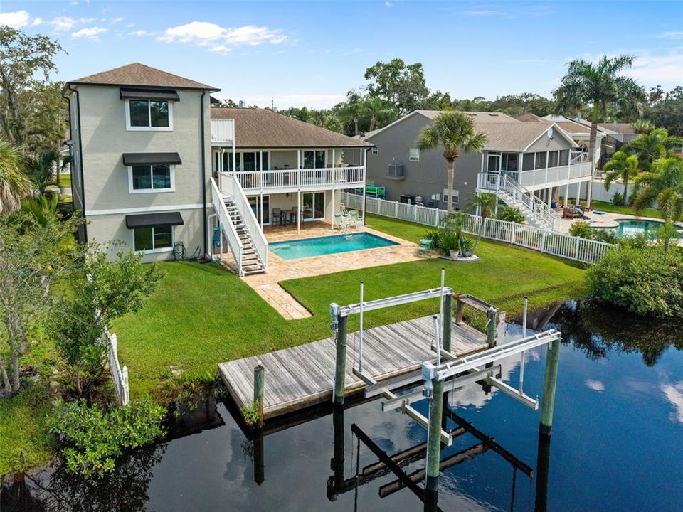 En Venta: $799,900 (3 camas, 2 baños, 2232 Pies cuadrados)
