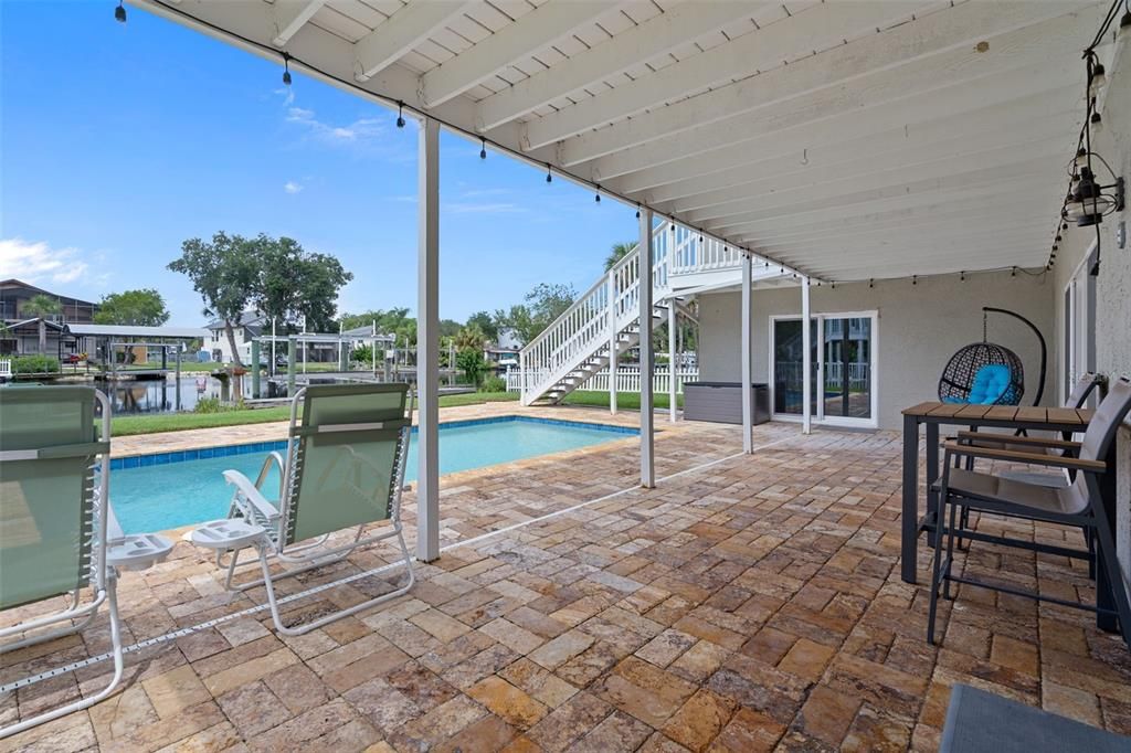 En Venta: $799,900 (3 camas, 2 baños, 2232 Pies cuadrados)
