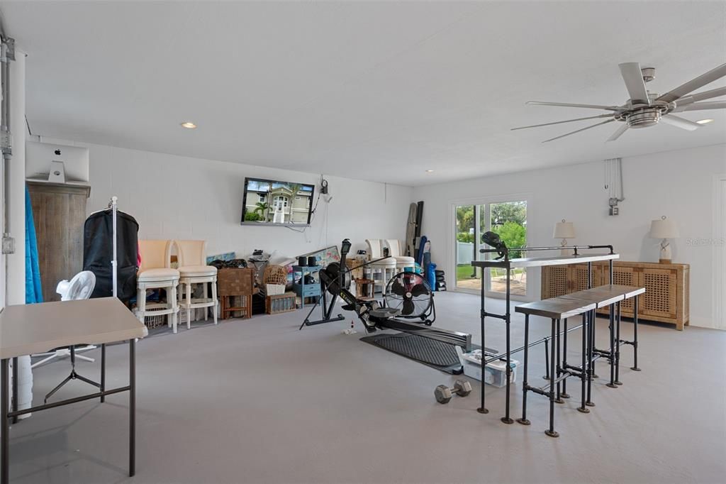 En Venta: $799,900 (3 camas, 2 baños, 2232 Pies cuadrados)