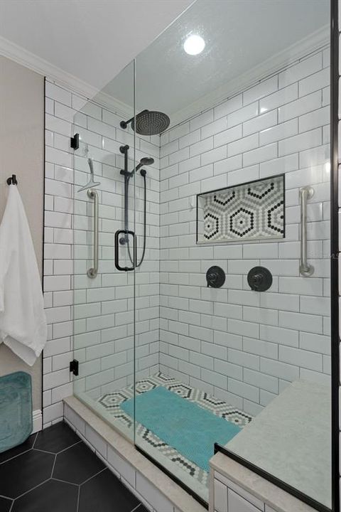 En Venta: $799,900 (3 camas, 2 baños, 2232 Pies cuadrados)