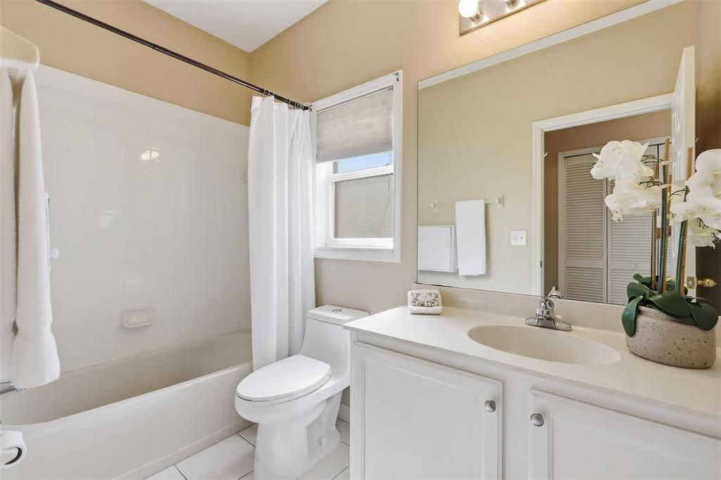 For Sale: $315,000 (2 beds, 2 baths, 1480 Square Feet)