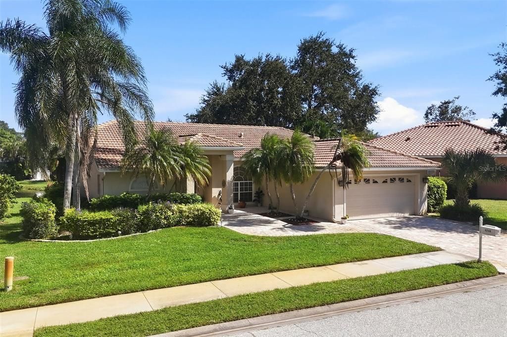 For Sale: $640,000 (3 beds, 2 baths, 2150 Square Feet)