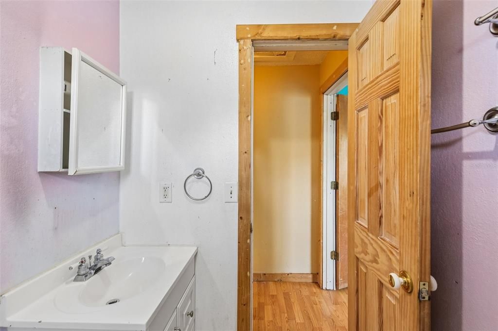 На продажу: $399,000 (4 спален, 2 ванн, 1568 Квадратных фут)