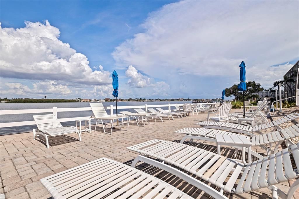 For Sale: $264,900 (2 beds, 1 baths, 1005 Square Feet)