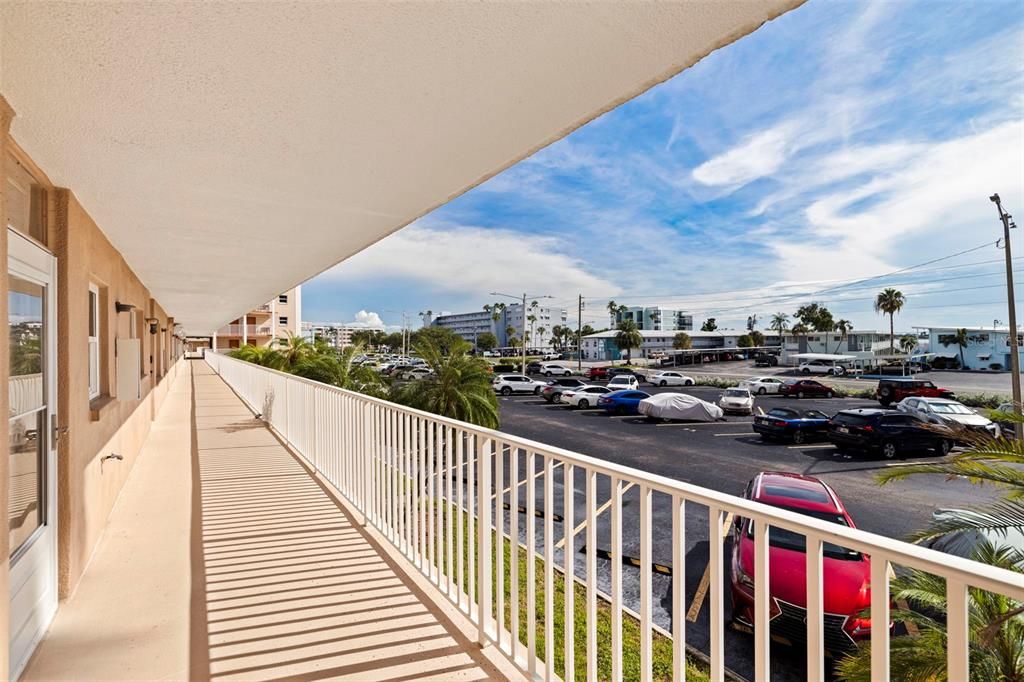 For Sale: $264,900 (2 beds, 1 baths, 1005 Square Feet)