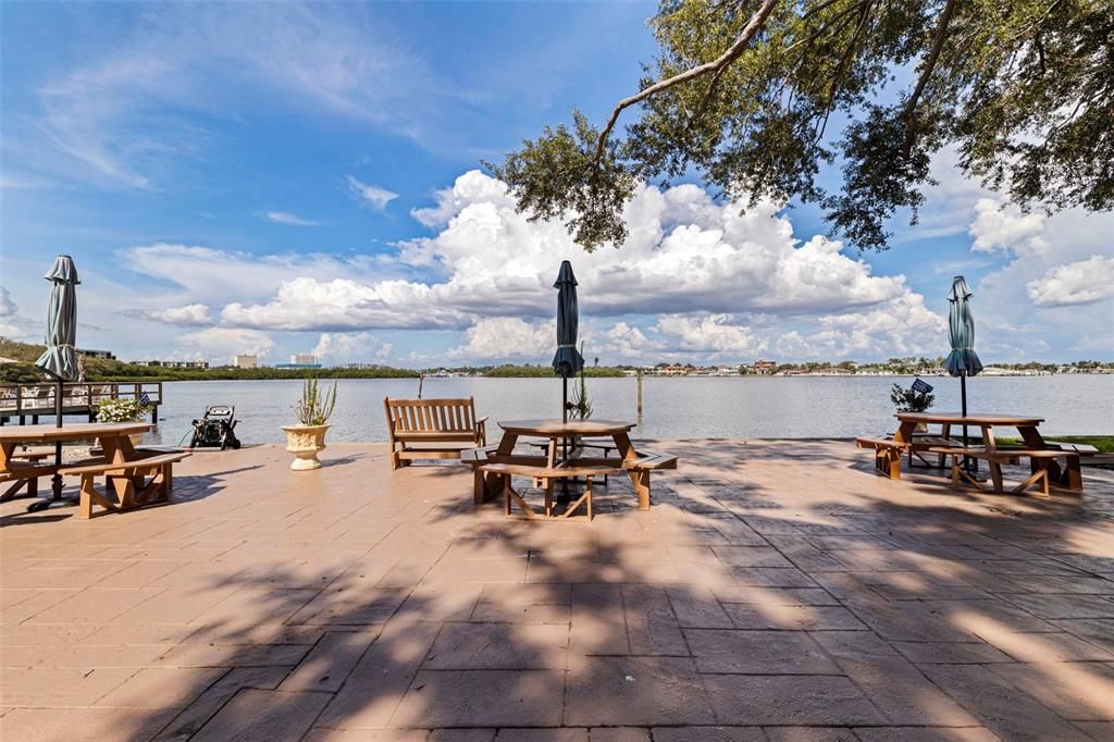For Sale: $264,900 (2 beds, 1 baths, 1005 Square Feet)