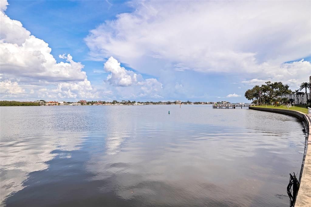 For Sale: $264,900 (2 beds, 1 baths, 1005 Square Feet)