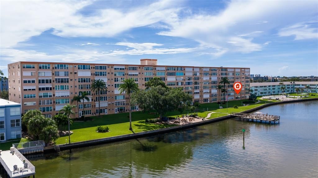 For Sale: $264,900 (2 beds, 1 baths, 1005 Square Feet)