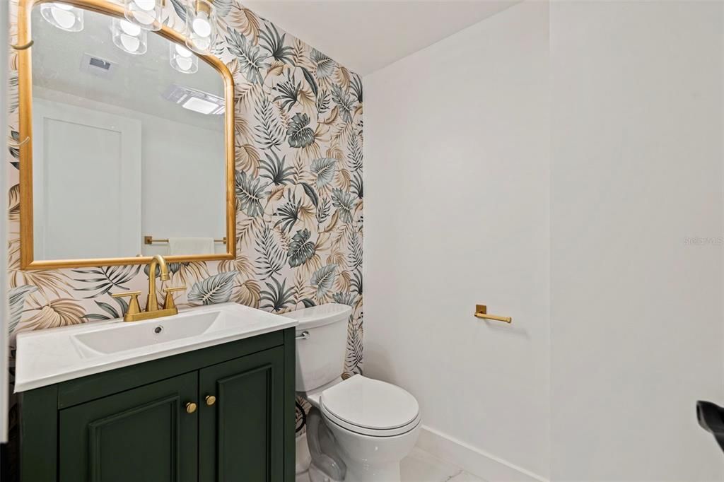 For Sale: $264,900 (2 beds, 1 baths, 1005 Square Feet)