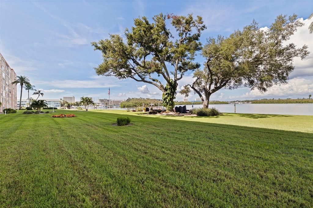 For Sale: $264,900 (2 beds, 1 baths, 1005 Square Feet)