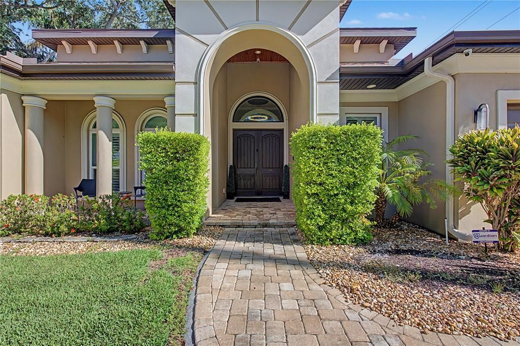 En Venta: $825,000 (3 camas, 3 baños, 2447 Pies cuadrados)