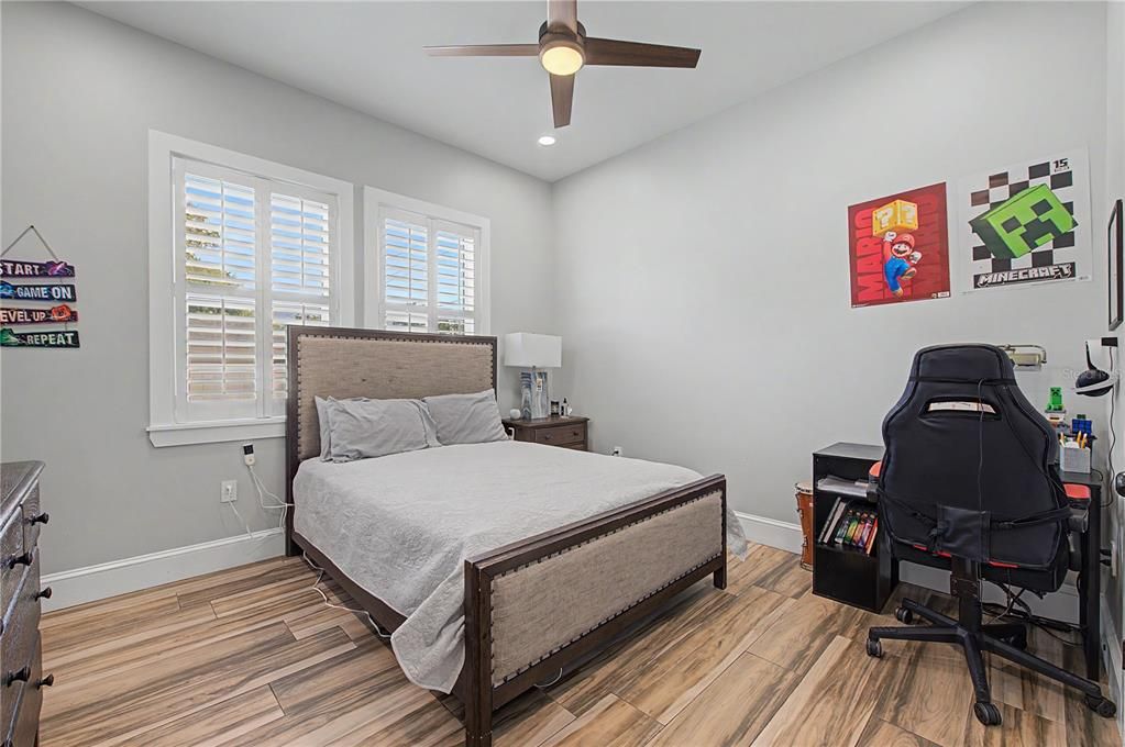En Venta: $825,000 (3 camas, 3 baños, 2447 Pies cuadrados)
