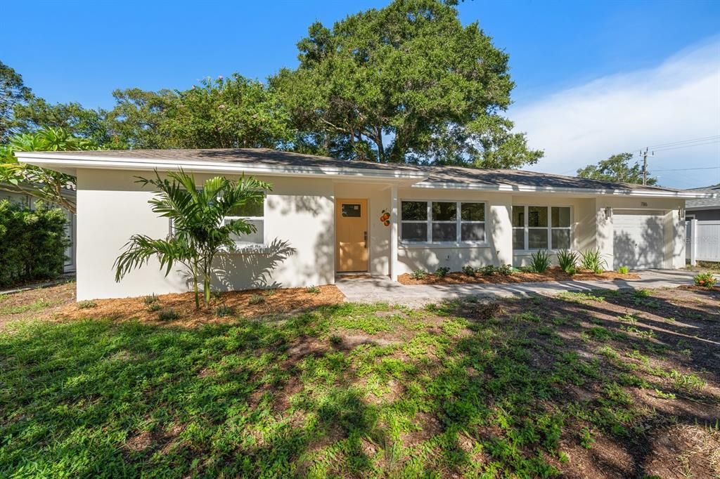 For Sale: $589,000 (3 beds, 2 baths, 1252 Square Feet)