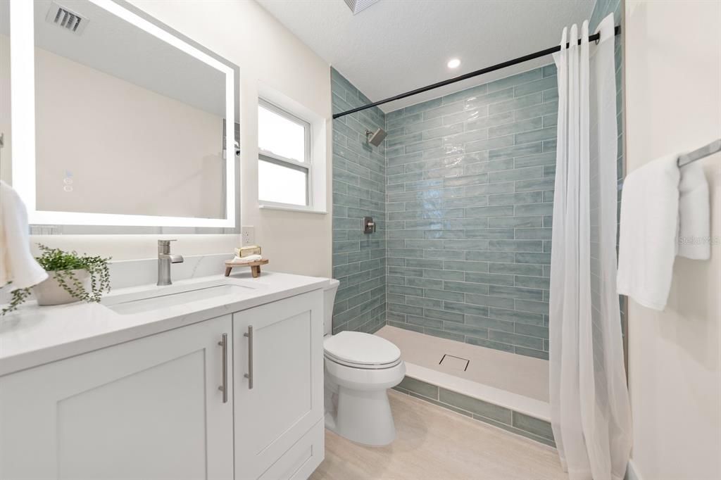 For Sale: $589,000 (3 beds, 2 baths, 1252 Square Feet)
