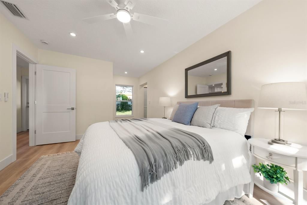 For Sale: $589,000 (3 beds, 2 baths, 1252 Square Feet)