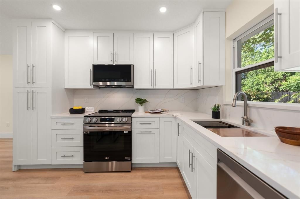 For Sale: $589,000 (3 beds, 2 baths, 1252 Square Feet)