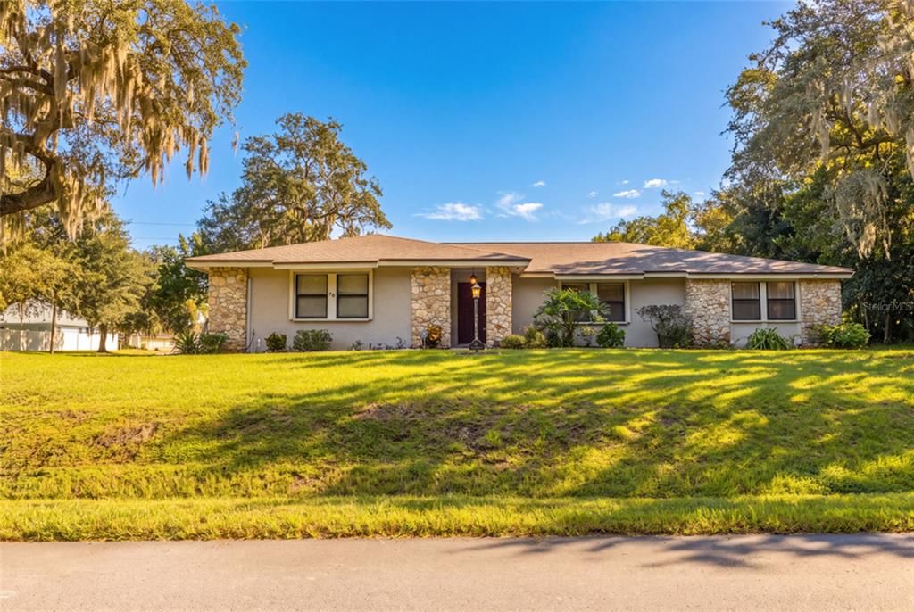 For Sale: $309,000 (3 beds, 2 baths, 1824 Square Feet)