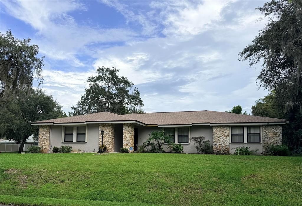 For Sale: $309,000 (3 beds, 2 baths, 1824 Square Feet)