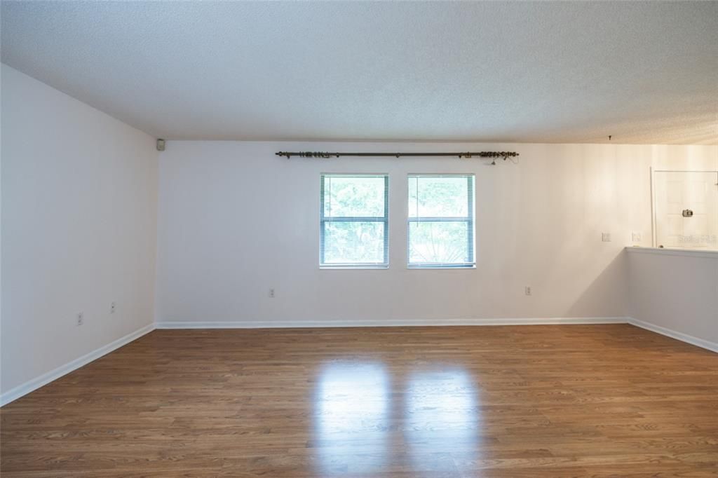 For Sale: $309,000 (3 beds, 2 baths, 1824 Square Feet)