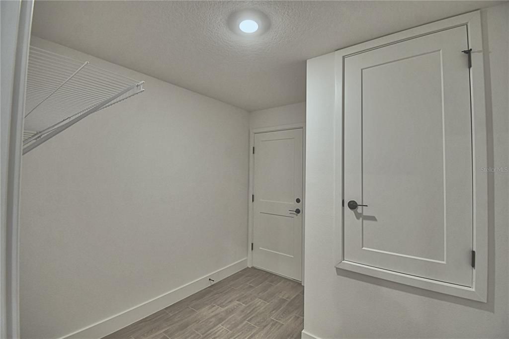 En Venta: $449,665 (4 camas, 3 baños, 2200 Pies cuadrados)