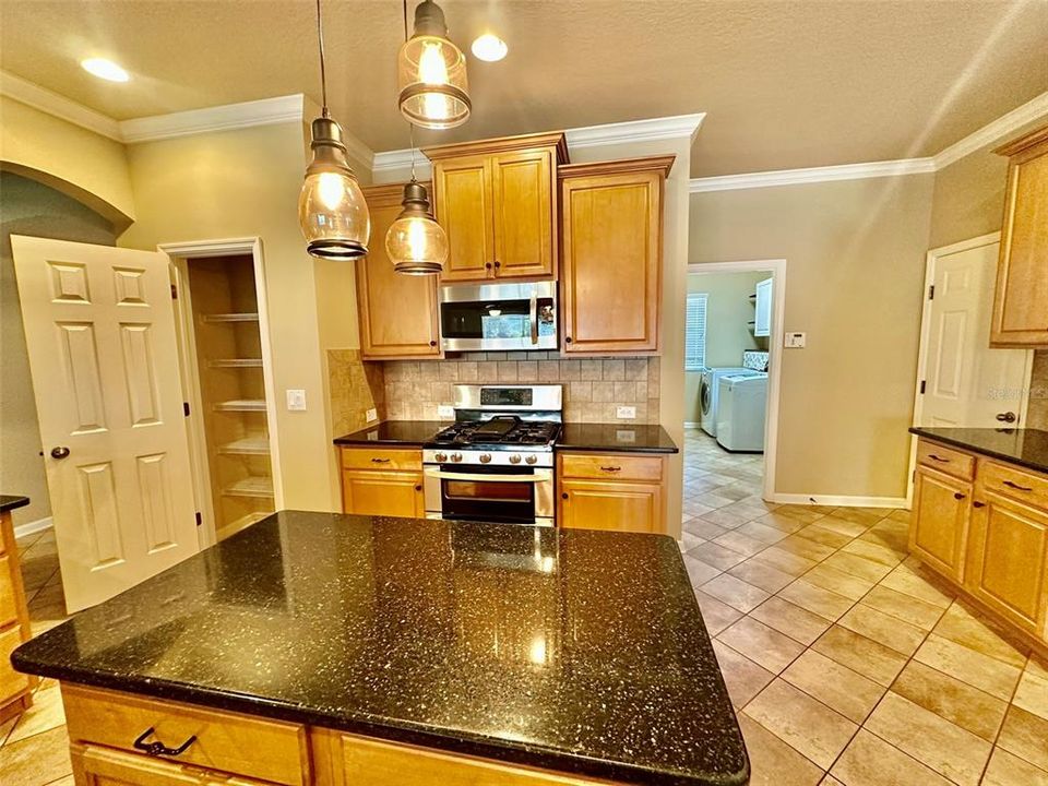 For Sale: $529,900 (3 beds, 3 baths, 2571 Square Feet)